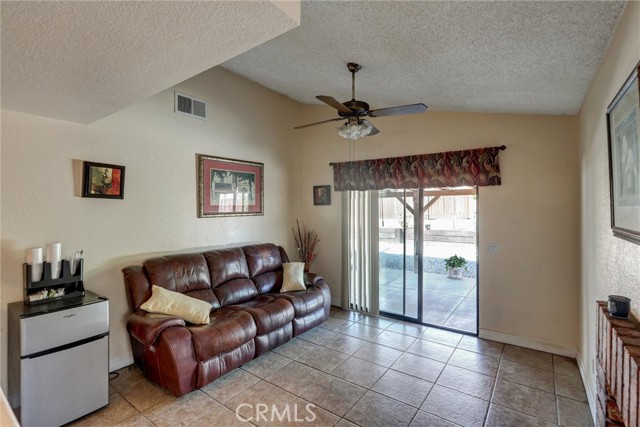 Detail Gallery Image 10 of 46 For 23540 Swan St, Moreno Valley,  CA 92557 - 3 Beds | 2 Baths