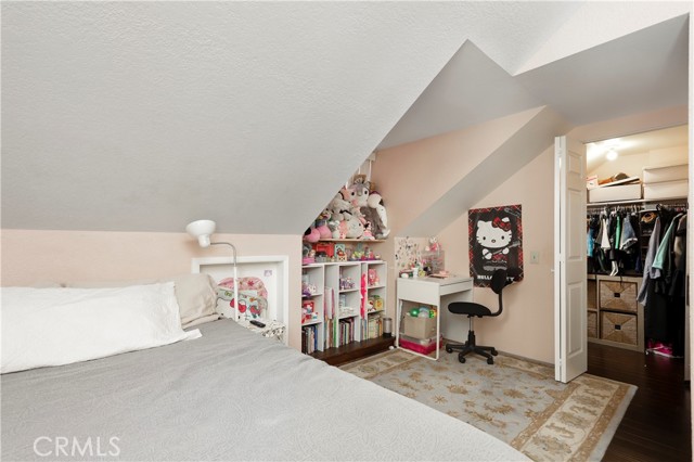 Detail Gallery Image 29 of 44 For 19314 Valerio St, Reseda,  CA 91335 - 6 Beds | 4/1 Baths