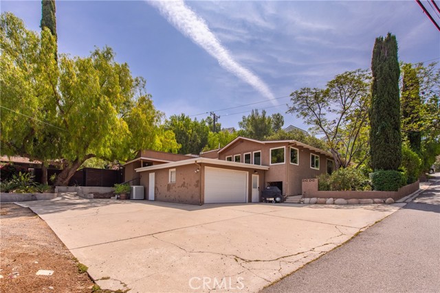 5893 Oak Knolls Road, Simi Valley CA: https://media.crmls.org/medias/2ec49f80-c573-4ce8-8a4f-b1461349e024.jpg