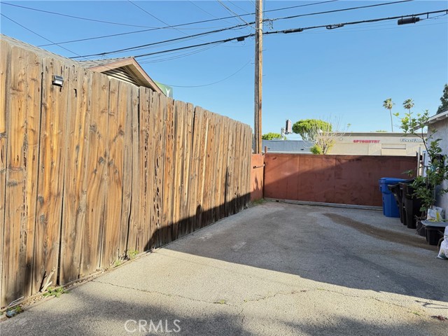 17838 -17840 Los Alimos Street, Granada Hills CA: https://media.crmls.org/medias/2ec693cc-4ea4-49d9-93d6-aaed8200aef5.jpg