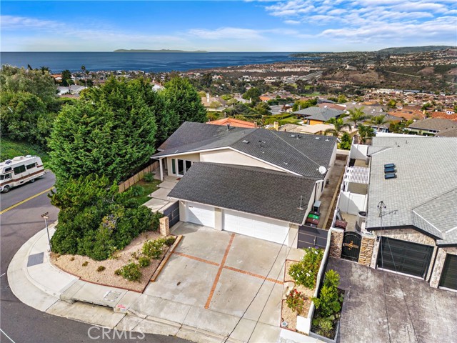 701 Avenida Presidio, San Clemente CA: https://media.crmls.org/medias/2ec76a17-3484-428a-8e5b-3e2b81fba1b5.jpg