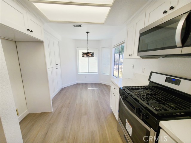 Detail Gallery Image 4 of 19 For 1690 Coolidge St, Corona,  CA 92879 - 3 Beds | 2 Baths