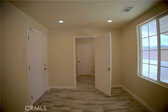 Detail Gallery Image 14 of 41 For 10298 Custer Ave, Lucerne Valley,  CA 92356 - 5 Beds | 3/1 Baths