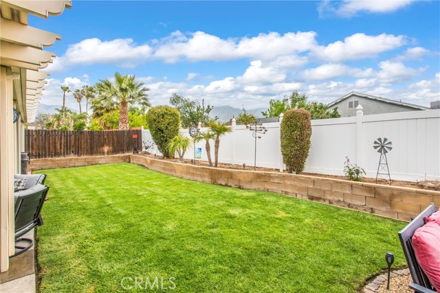 6967 Mountain Avenue, Highland CA: https://media.crmls.org/medias/2ec893dd-d938-4cbc-843b-9cd20d543315.jpg