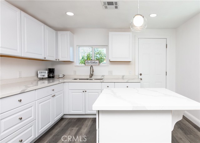 Spacious Kitchen with Island