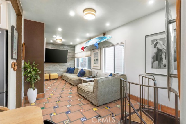 Detail Gallery Image 23 of 35 For 106 31st St, Newport Beach,  CA 92663 - 5 Beds | 3 Baths