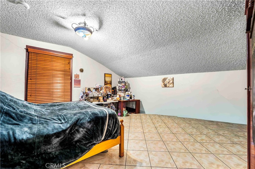 https://media.crmls.org/medias/2eca24de-3949-480a-9e98-d7635ceb0402.jpg?preset=X-Large