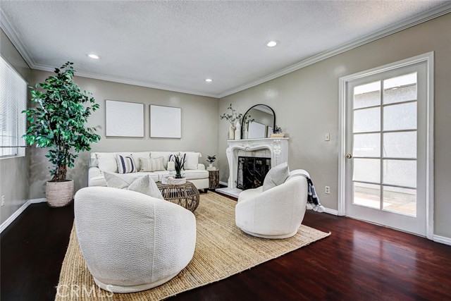312 N Prospect Avenue, Redondo Beach CA: https://media.crmls.org/medias/2ecab0eb-987d-4fd9-b6dc-17161dd3da01.jpg