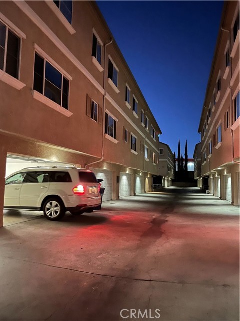 Detail Gallery Image 10 of 10 For 9301 Shirley Ave #13,  Northridge,  CA 91324 - 3 Beds | 2/1 Baths