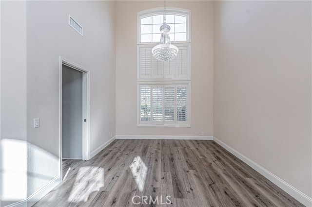 Detail Gallery Image 13 of 38 For 429 Somerset Cir, Corona,  CA 92879 - 4 Beds | 3 Baths