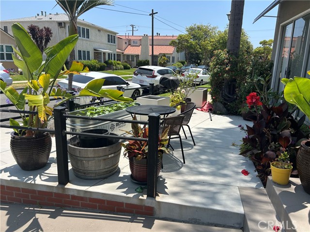271 Covina Avenue, Long Beach CA: https://media.crmls.org/medias/2ecbdd35-ded8-4fb7-9ddb-786d572a01af.jpg