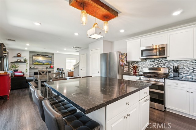 Detail Gallery Image 18 of 40 For 7387 Saddlewood Dr, Fontana,  CA 92336 - 4 Beds | 2/1 Baths