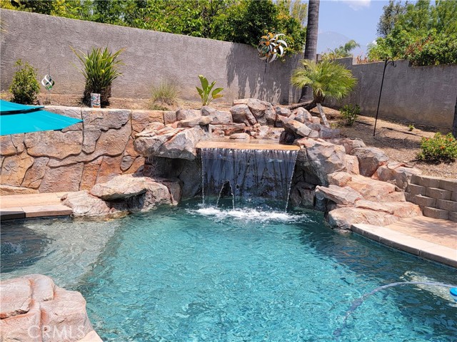 Detail Gallery Image 7 of 37 For 305 W 23rd St, Upland,  CA 91784 - 3 Beds | 3 Baths