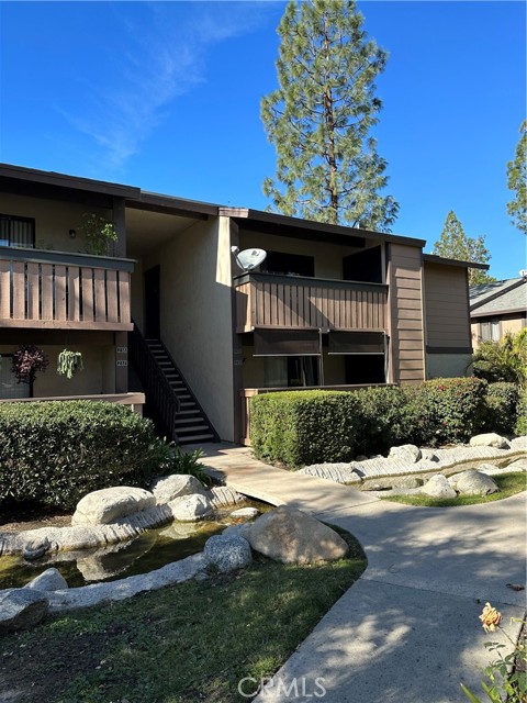 Detail Gallery Image 2 of 30 For 20702 El Toro Rd #240,  Lake Forest,  CA 92630 - 2 Beds | 2 Baths