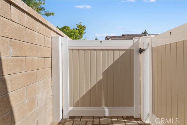 Detail Gallery Image 2 of 22 For 177 Hargrove, Irvine,  CA 92620 - 1 Beds | 1/1 Baths