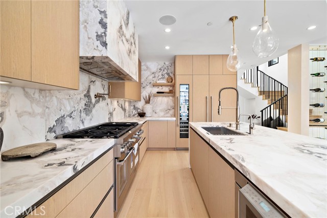 Detail Gallery Image 11 of 70 For 612 Begonia, Corona Del Mar,  CA 92625 - 3 Beds | 3/1 Baths