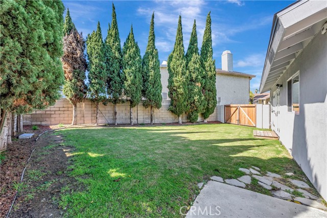 Detail Gallery Image 31 of 39 For 20162 Crater Cir, Huntington Beach,  CA 92646 - 3 Beds | 2 Baths