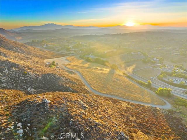 36520 E Benton Road, Temecula CA: https://media.crmls.org/medias/2ed0e6a9-348b-4cba-b65b-04fe51402d58.jpg