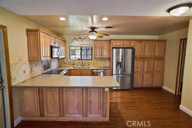 Detail Gallery Image 5 of 15 For 43770 Lively, Lancaster,  CA 93536 - 4 Beds | 2 Baths