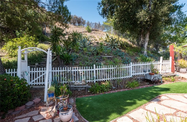 Detail Gallery Image 39 of 40 For 6611 Elmhurst Dr, Tujunga,  CA 91042 - 3 Beds | 2 Baths