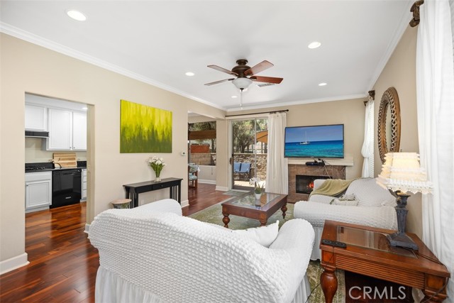 Detail Gallery Image 4 of 26 For 180 Matisse Cir, Aliso Viejo,  CA 92656 - 4 Beds | 2/1 Baths