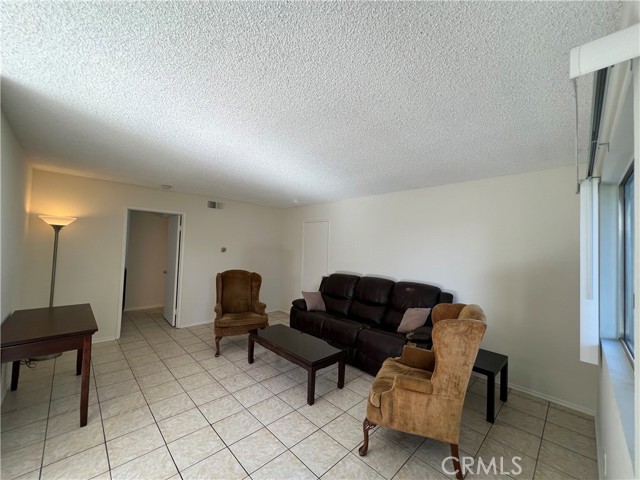 Detail Gallery Image 2 of 13 For 23224 Orange Ave #5,  Lake Forest,  CA 92630 - 1 Beds | 1 Baths