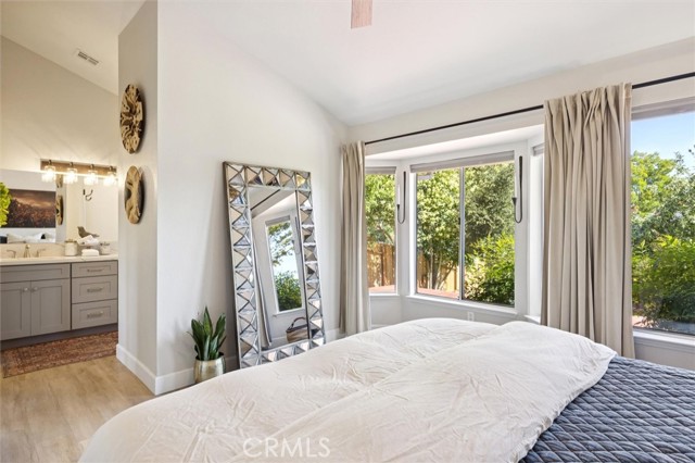 215 Meadowlark Road, Paso Robles CA: https://media.crmls.org/medias/2ed508d1-a485-455a-8e63-2ef042bc47a4.jpg