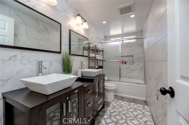 Detail Gallery Image 29 of 51 For 19847 Arminta St, Winnetka,  CA 91306 - 5 Beds | 3 Baths