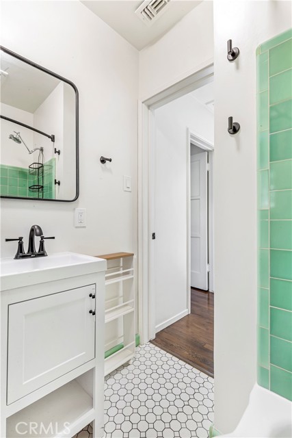 Detail Gallery Image 20 of 22 For 328 Broadway, Costa Mesa,  CA 92627 - 2 Beds | 1 Baths