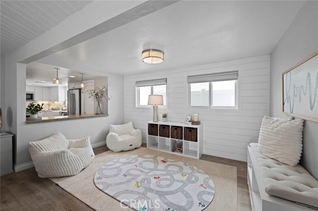 Detail Gallery Image 8 of 46 For 412 Colton St, Newport Beach,  CA 92663 - 4 Beds | 3 Baths