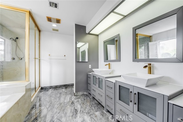 Detail Gallery Image 22 of 36 For 19314 Yolie, Tarzana,  CA 91356 - 4 Beds | 4 Baths