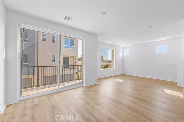 9423 1/2 N. Sepulveda Blvd., North Hills CA: https://media.crmls.org/medias/2ed7d6e0-4419-41a1-bbca-5a8ab8185250.jpg