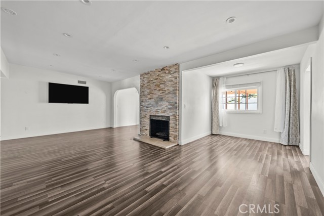 11440 Gothic Avenue, Granada Hills CA: https://media.crmls.org/medias/2ed81ac9-8f20-4152-bd1f-28f742392555.jpg