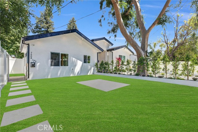 Detail Gallery Image 1 of 10 For 7508 1/2 Claire Ave, Reseda,  CA 91335 - 1 Beds | 1 Baths
