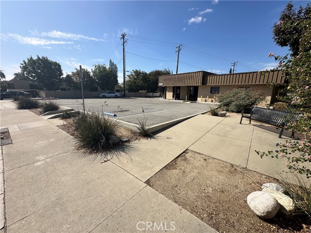 Image 21 of 24 For 2005 Garey Avenue