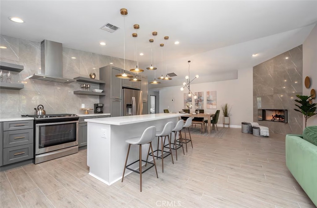 52060 Avenida Rubio