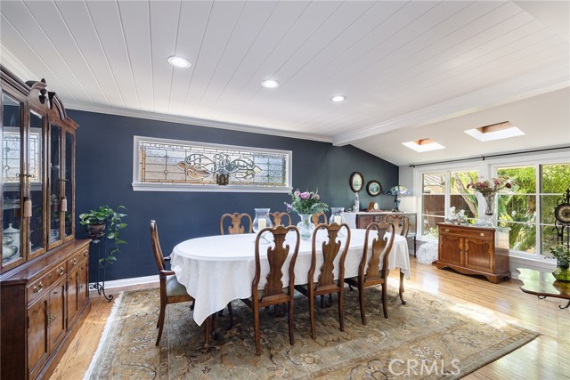 8841 White Oak Avenue, Sherwood Forest CA: https://media.crmls.org/medias/2ed95aae-f563-4ce7-8c88-3925925b27d0.jpg