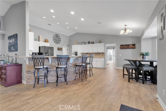 Detail Gallery Image 14 of 69 For 11844 Jenny St, Oak Hills,  CA 92344 - 4 Beds | 2/1 Baths