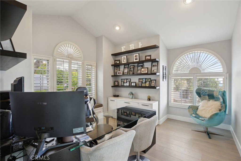 2ed99012 B7dc 4824 87a7 657799f3d3a2