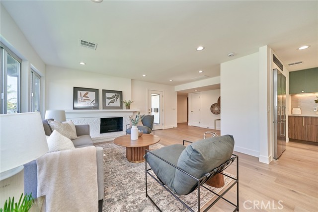 Detail Gallery Image 8 of 74 For 9604 Swinton, North Hills,  CA 91343 - 4 Beds | 3 Baths