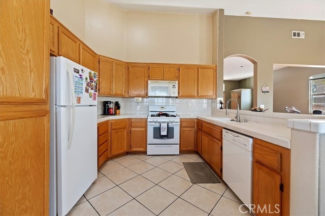 Detail Gallery Image 17 of 42 For 25395 Avenida Ramada, Homeland,  CA 92548 - 3 Beds | 2 Baths