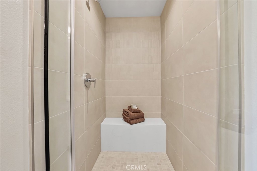 https://media.crmls.org/medias/2eda1aed-9de9-4c88-b4ae-10a87687285c.jpg?preset=X-Large