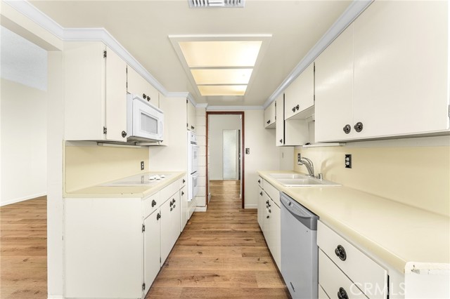 1204 San Jacinto, Redlands CA: https://media.crmls.org/medias/2edb6043-802c-483a-b10f-25b2faa8b8a8.jpg
