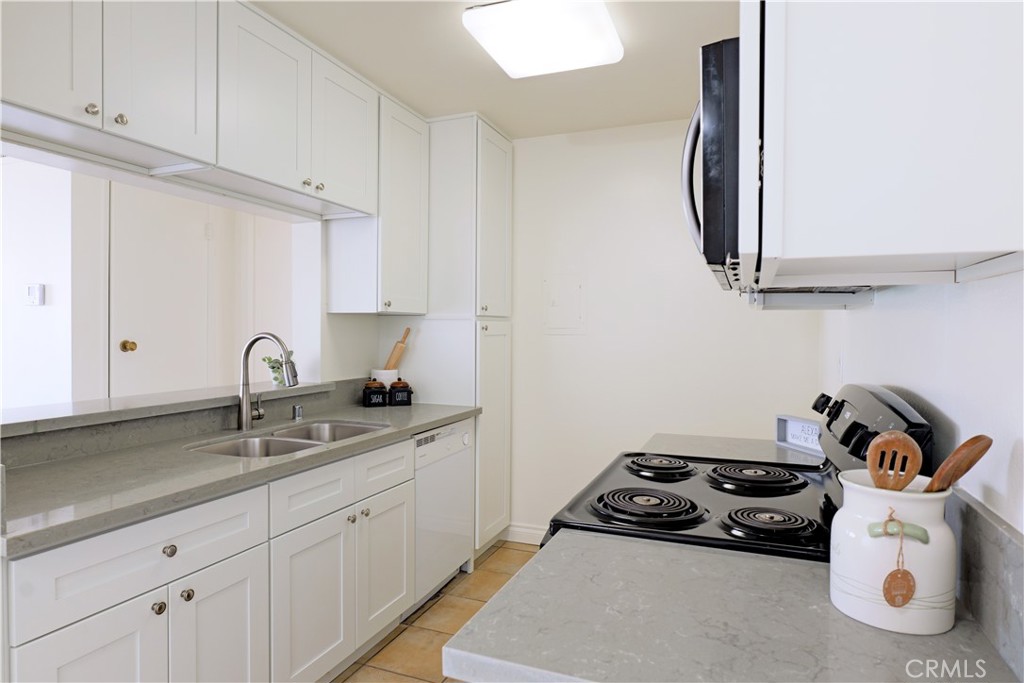 5460 White Oak #K301