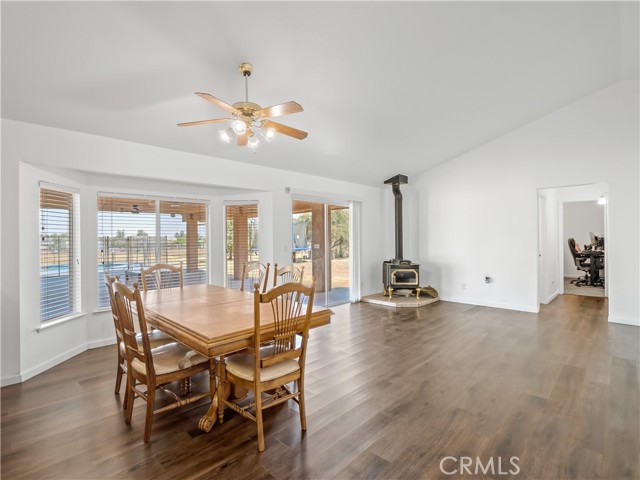 16099 Karen Road, Madera CA: https://media.crmls.org/medias/2edc1c30-1119-4e13-9f5f-27c6362d95f2.jpg