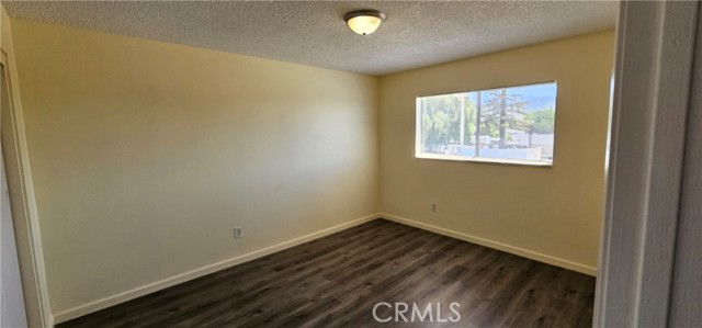 Detail Gallery Image 7 of 7 For 4211 Mountain Dr #3,  San Bernardino,  CA 92407 - 2 Beds | 1 Baths