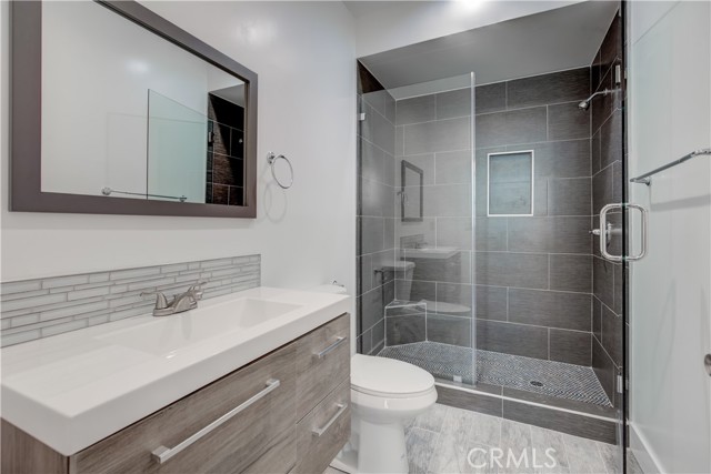 3626 S Cimarron Street, Los Angeles CA: https://media.crmls.org/medias/2edd7122-de5c-423b-9d3f-12086ca47325.jpg