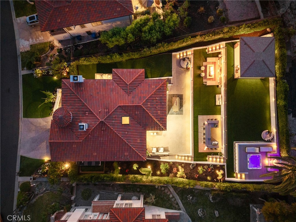 https://media.crmls.org/medias/2edde2b8-3e68-4644-bdba-c0fa453b733b.jpg?preset=X-Large