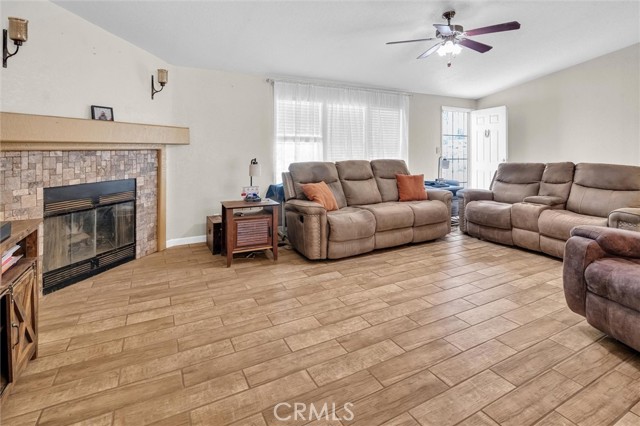 24368 Malone Avenue, Menifee CA: https://media.crmls.org/medias/2ede0895-b4f6-404d-a5a4-0af0af580e73.jpg