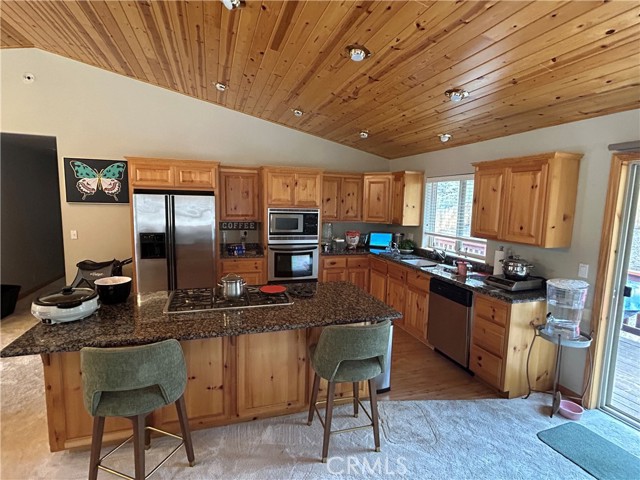 Detail Gallery Image 5 of 8 For 41613 Hummingbird Lane, Big Bear Lake,  CA 92315 - 3 Beds | 2 Baths
